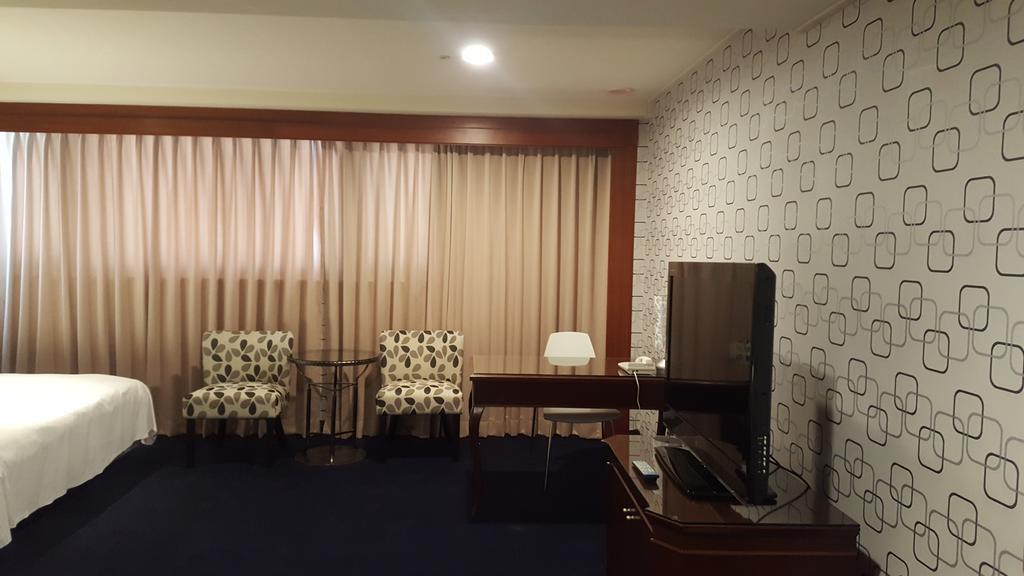 Hondow Hotel Taipei Bagian luar foto