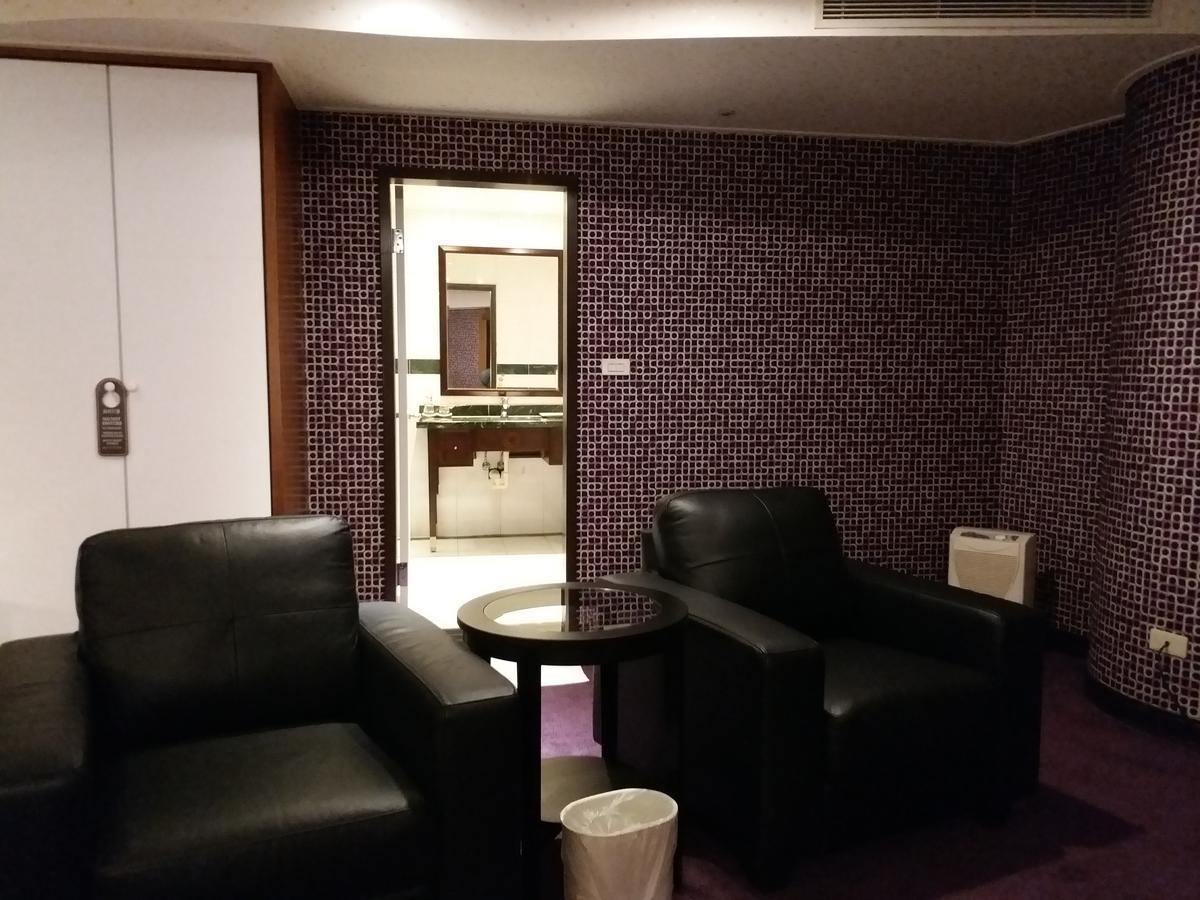 Hondow Hotel Taipei Bagian luar foto