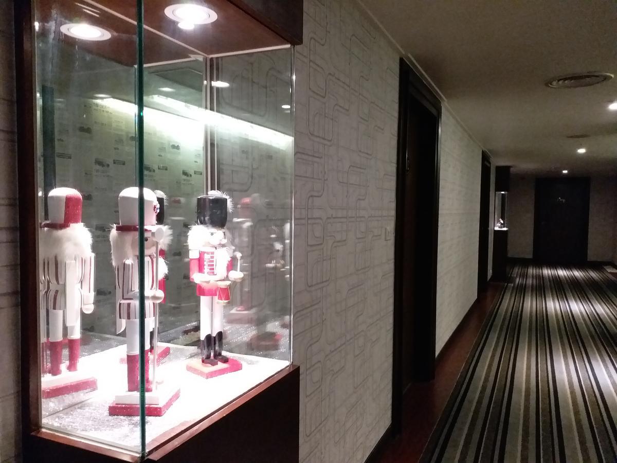 Hondow Hotel Taipei Bagian luar foto